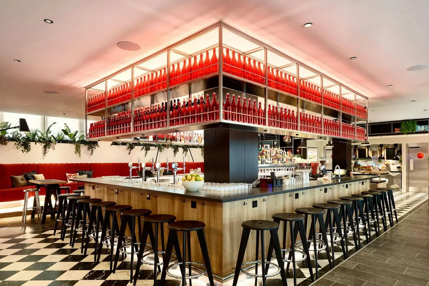 citizenM London Victoria Station Bar