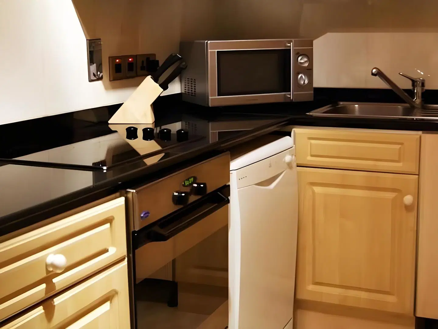 Aspen Apartments ROOM_EXAMPLE