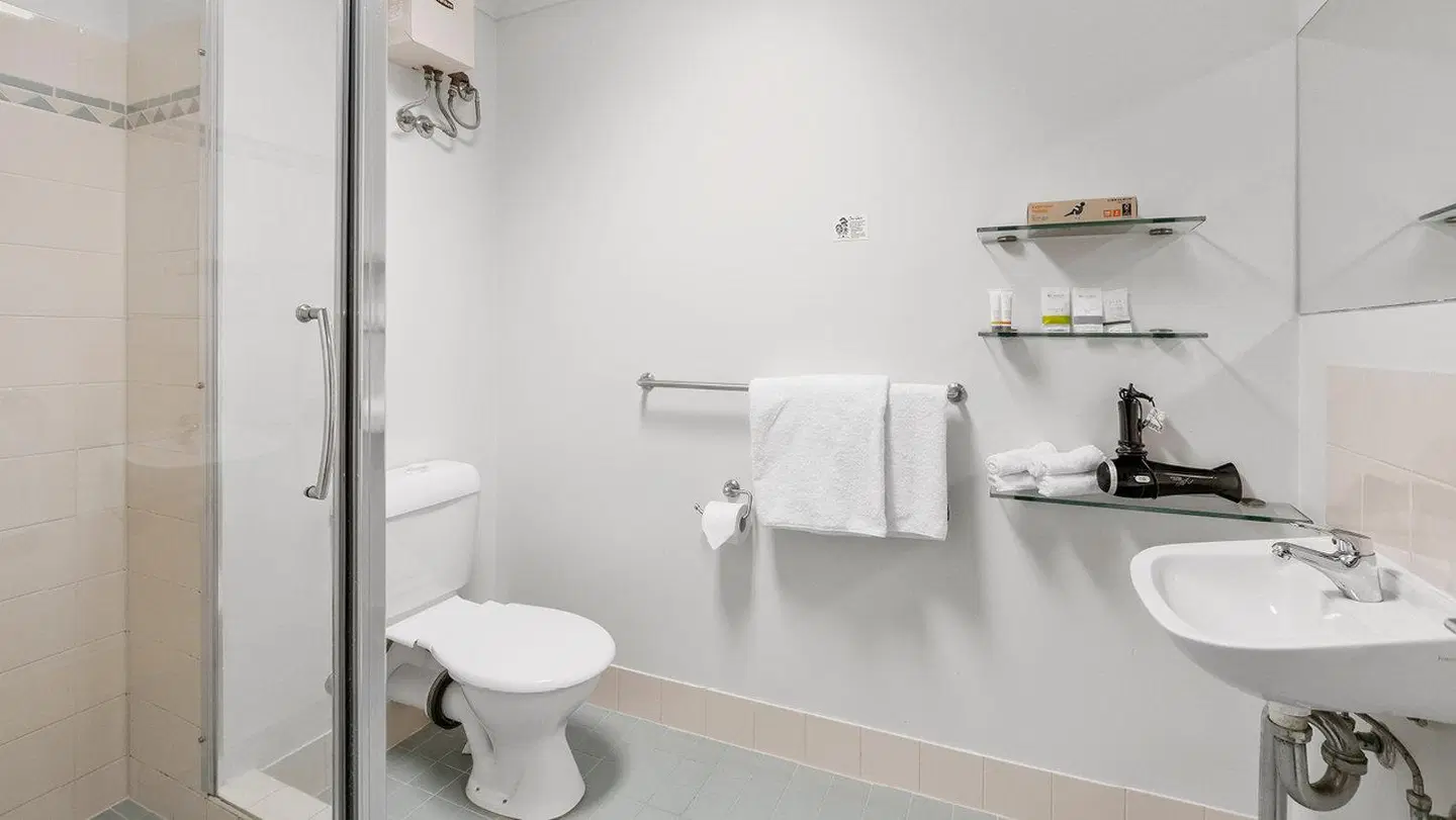 Metro Hotel Perth City Badezimmer