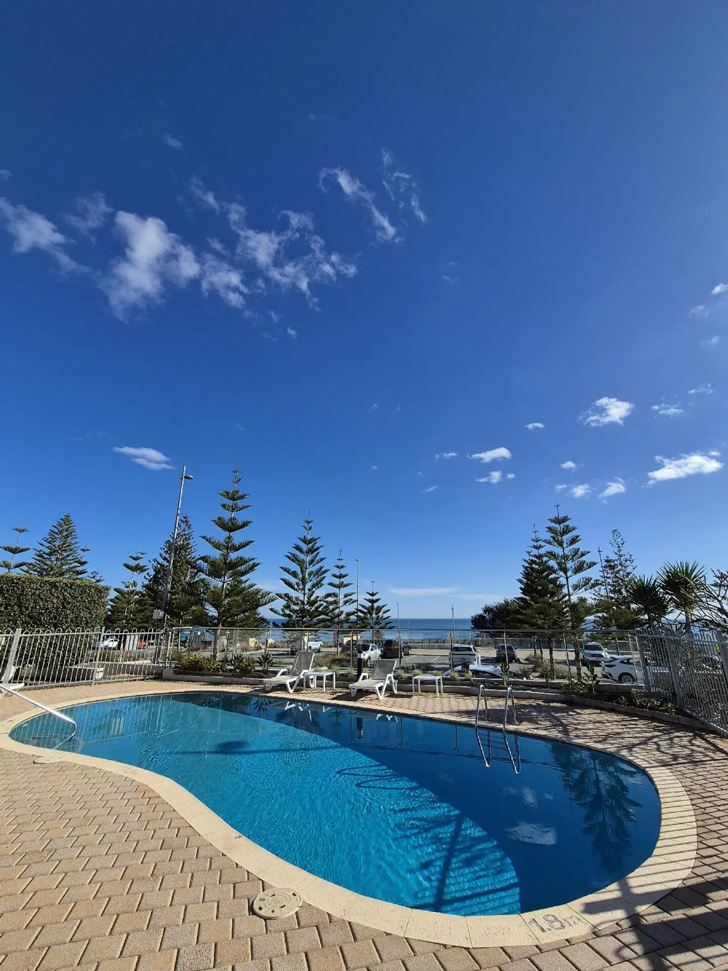 Seashells Scarborough Beach OUTDOOR_POOL