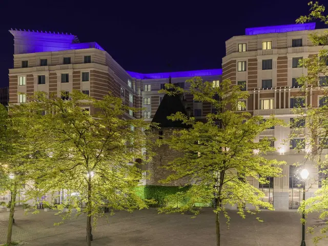 Novotel Brussels City Centre Hotel EXTERIOR