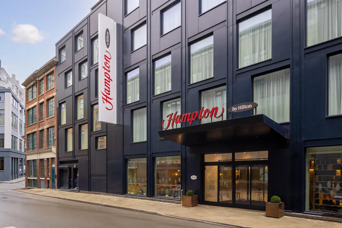 Hampton by Hilton London Old Street EXTERIOR