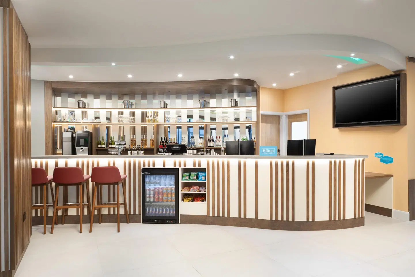 Hampton by Hilton London Old Street Bar