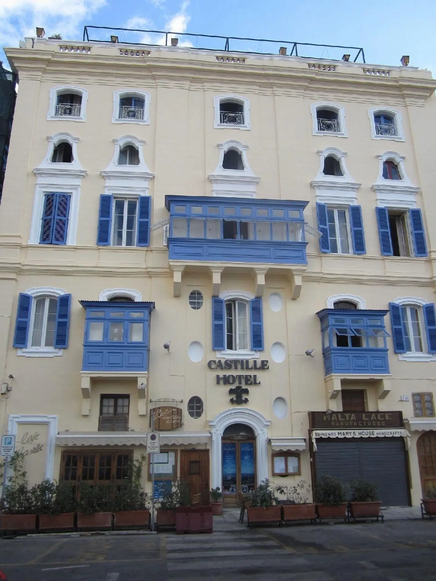 Castille Hotel EXTERIOR