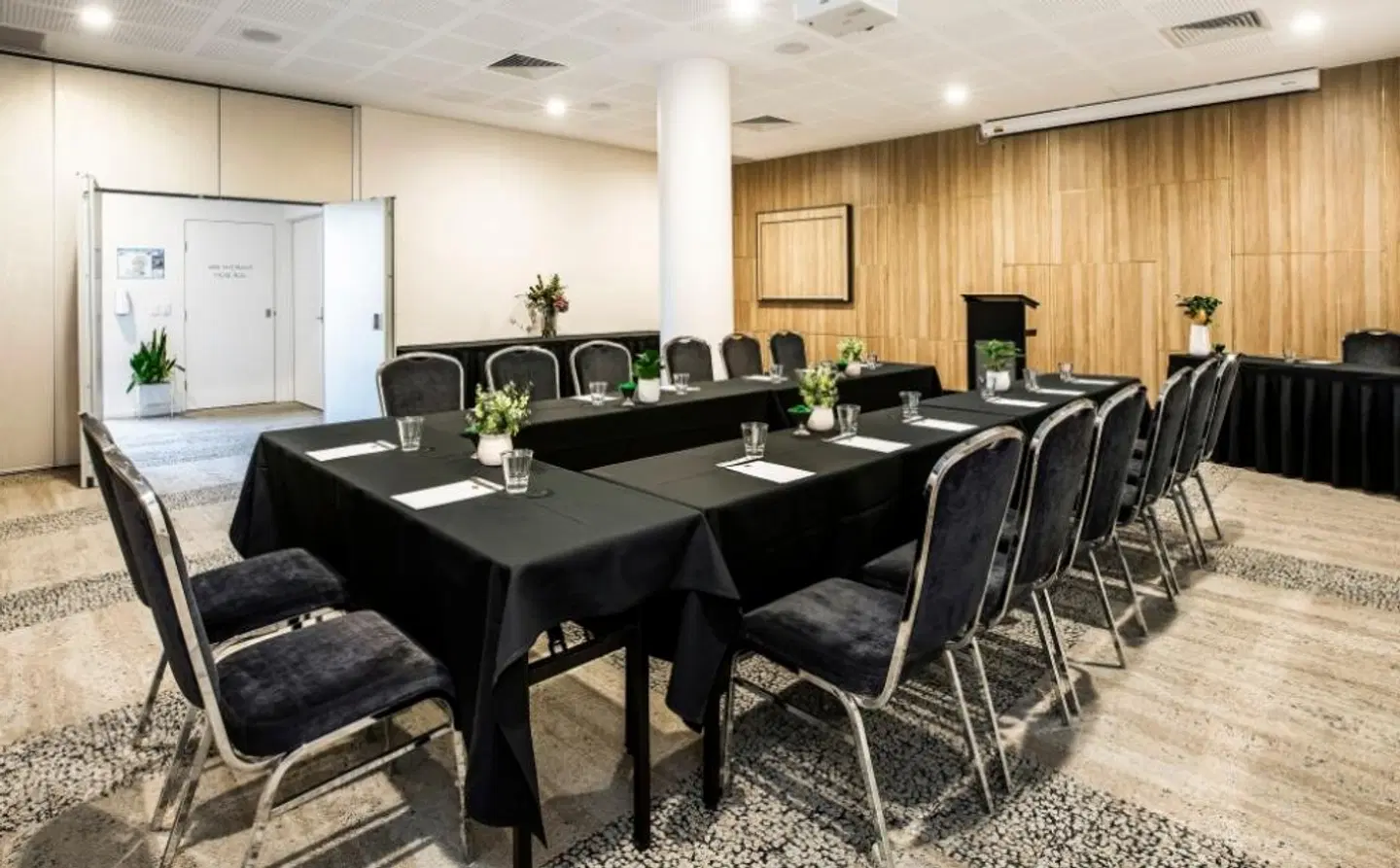 Metro Hotel Perth Konferenz