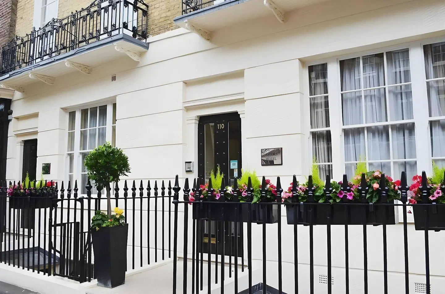 Astors Belgravia Terrasse