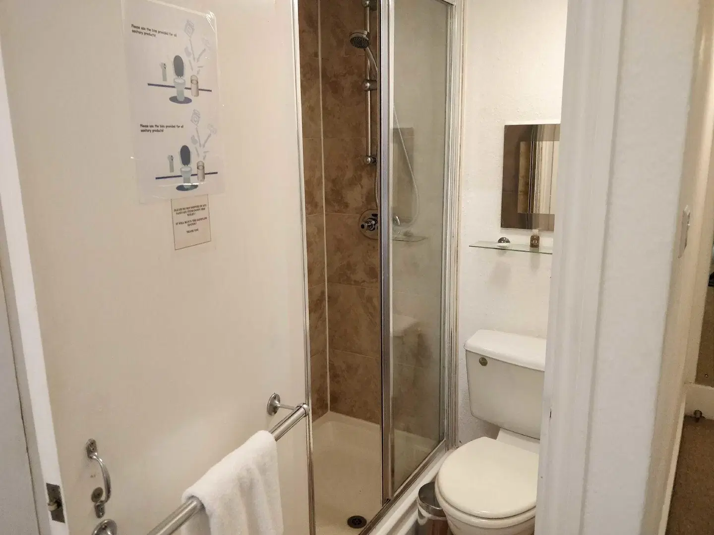 Kensington Gardens Hotel Badezimmer