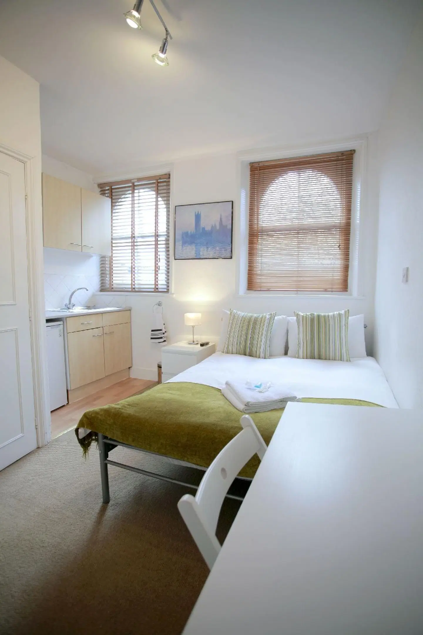 Kensington Gardens Hotel ROOM_EXAMPLE