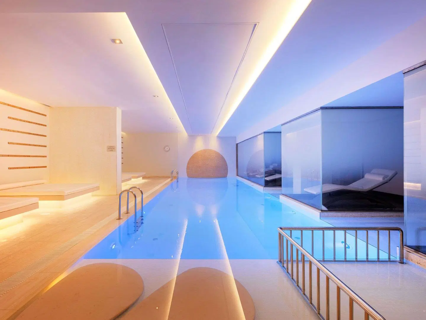 Novotel Istanbul Bosphorus Hotel Hallenbad