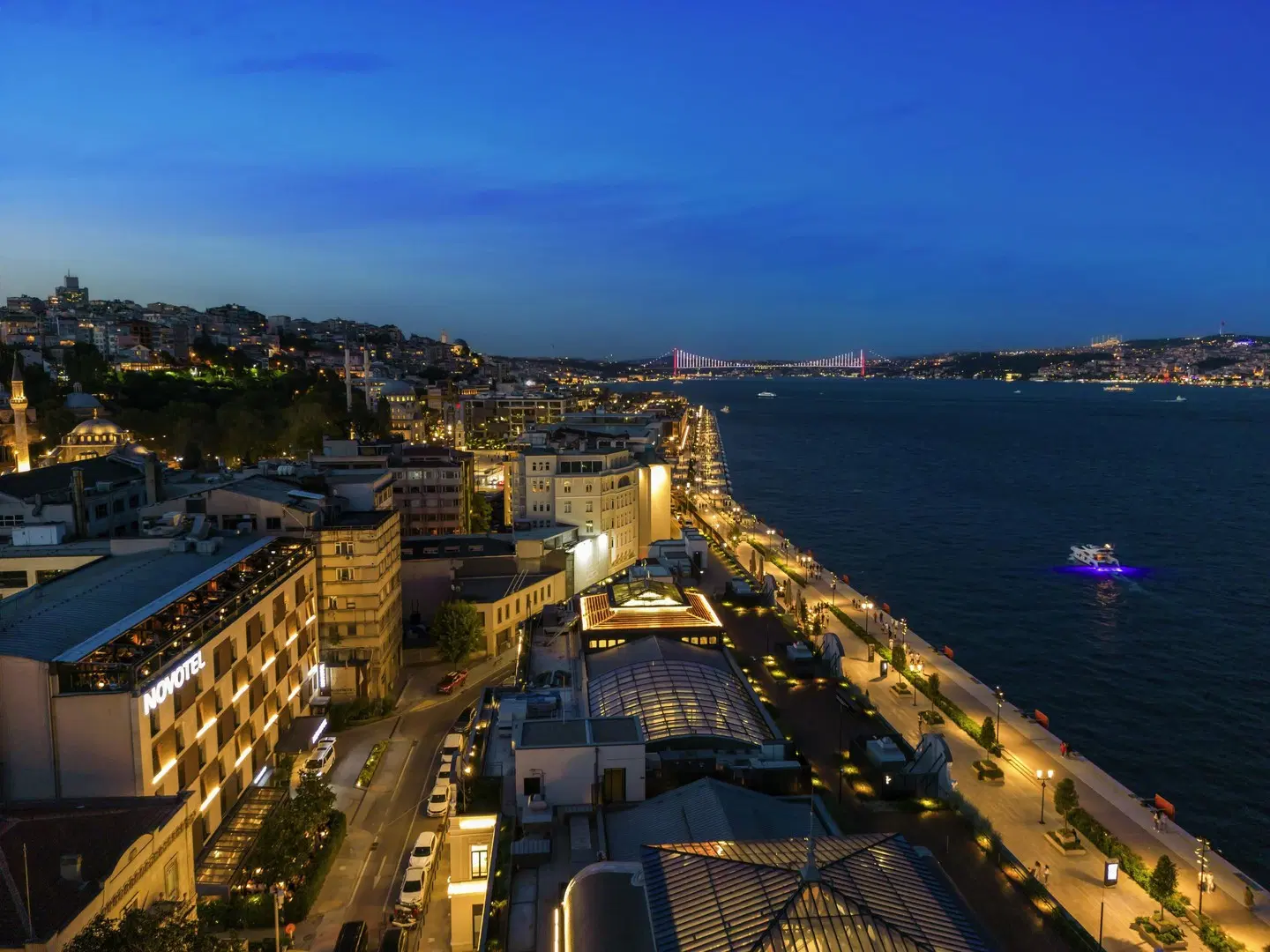 Novotel Istanbul Bosphorus Hotel EXTERIOR