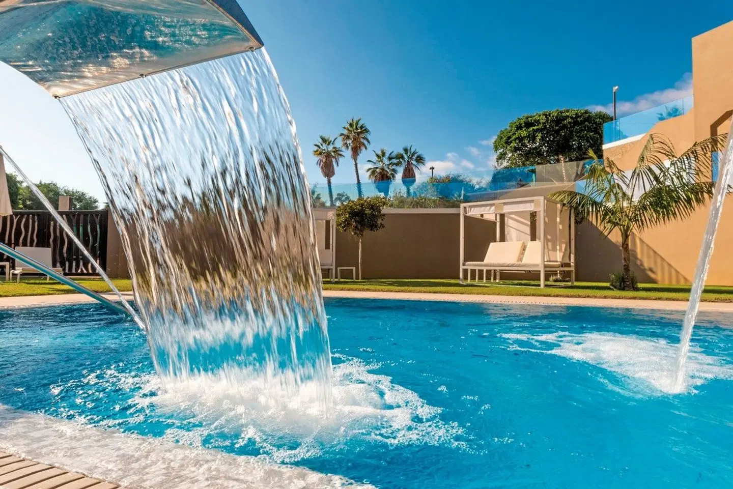 GF Victoria OUTDOOR_POOL