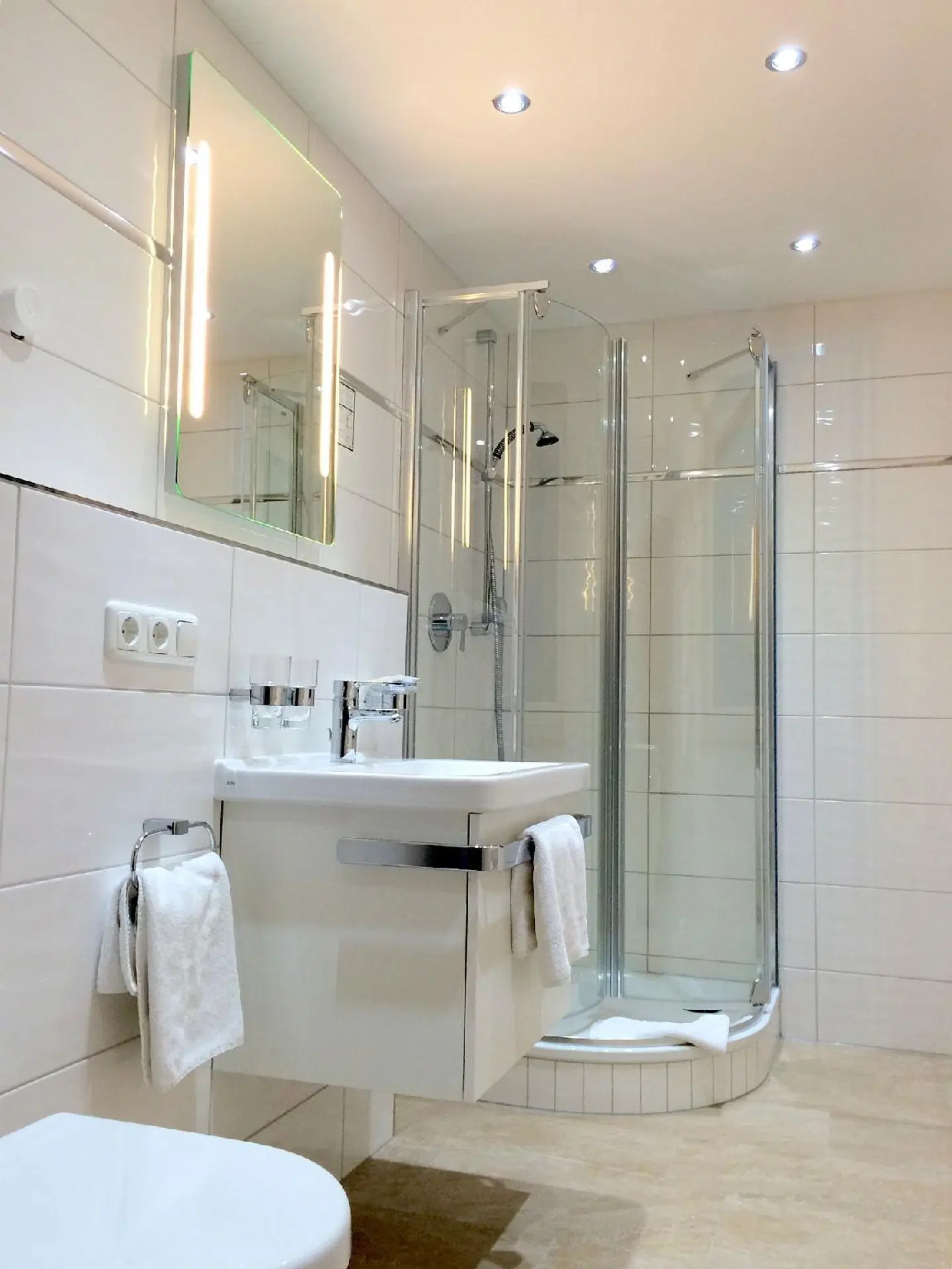 HomeHotel Salzberg Badezimmer