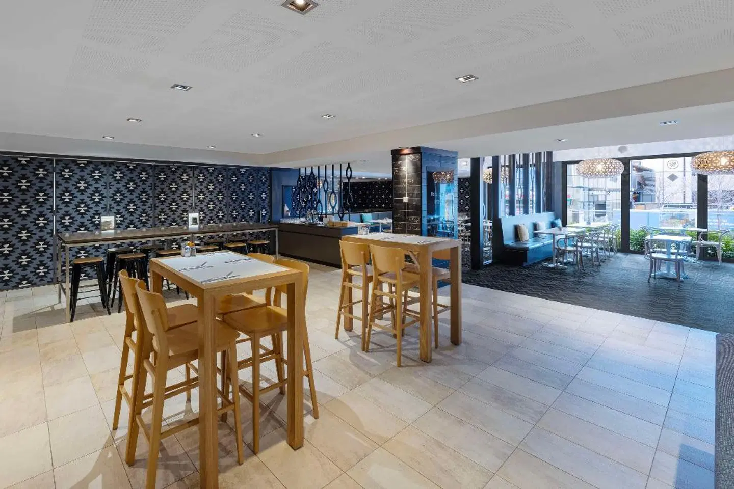 Oaks Perth Hotel Bar