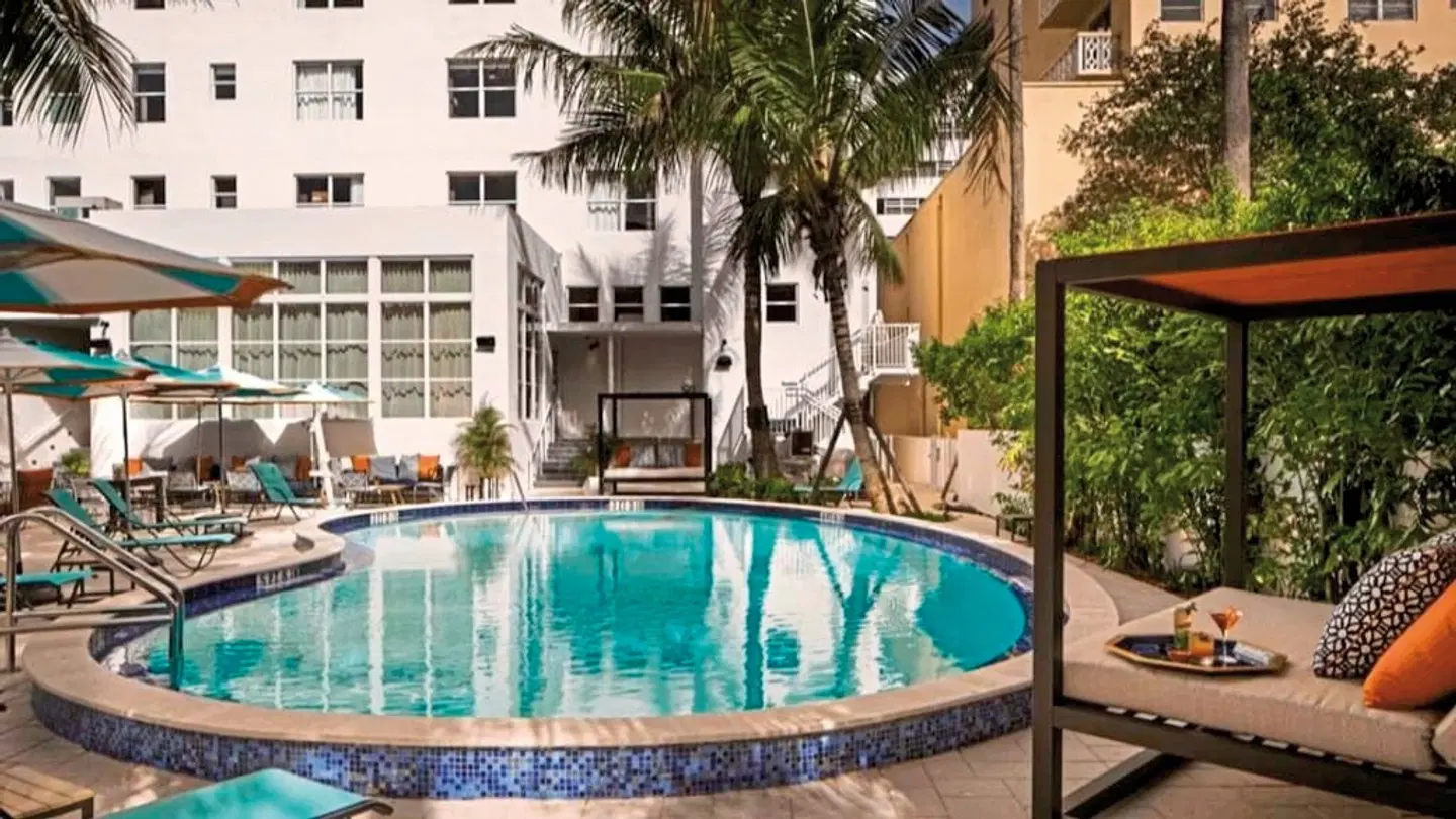 Hotel Rendale Miami Beach OUTDOOR_POOL