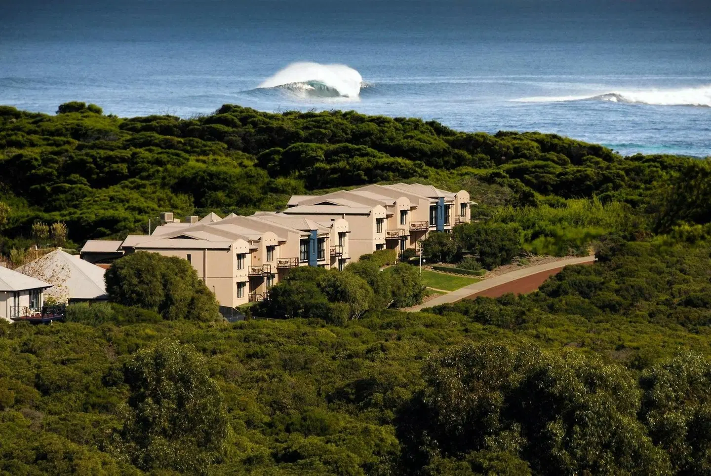 Margarets Beach Resort EXTERIOR