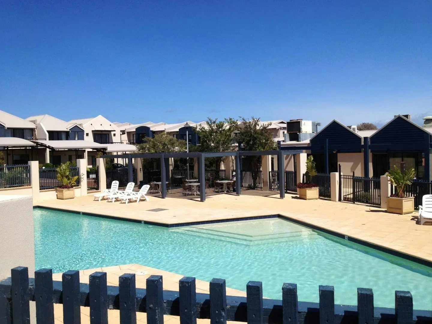 Margarets Beach Resort OUTDOOR_POOL