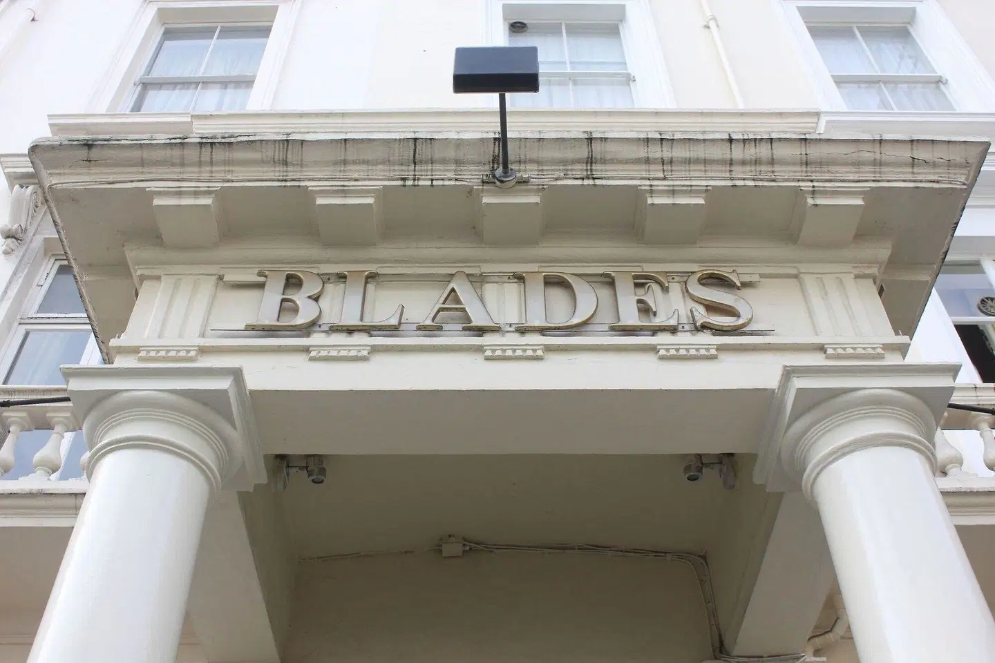 Blades - B&B EXTERIOR
