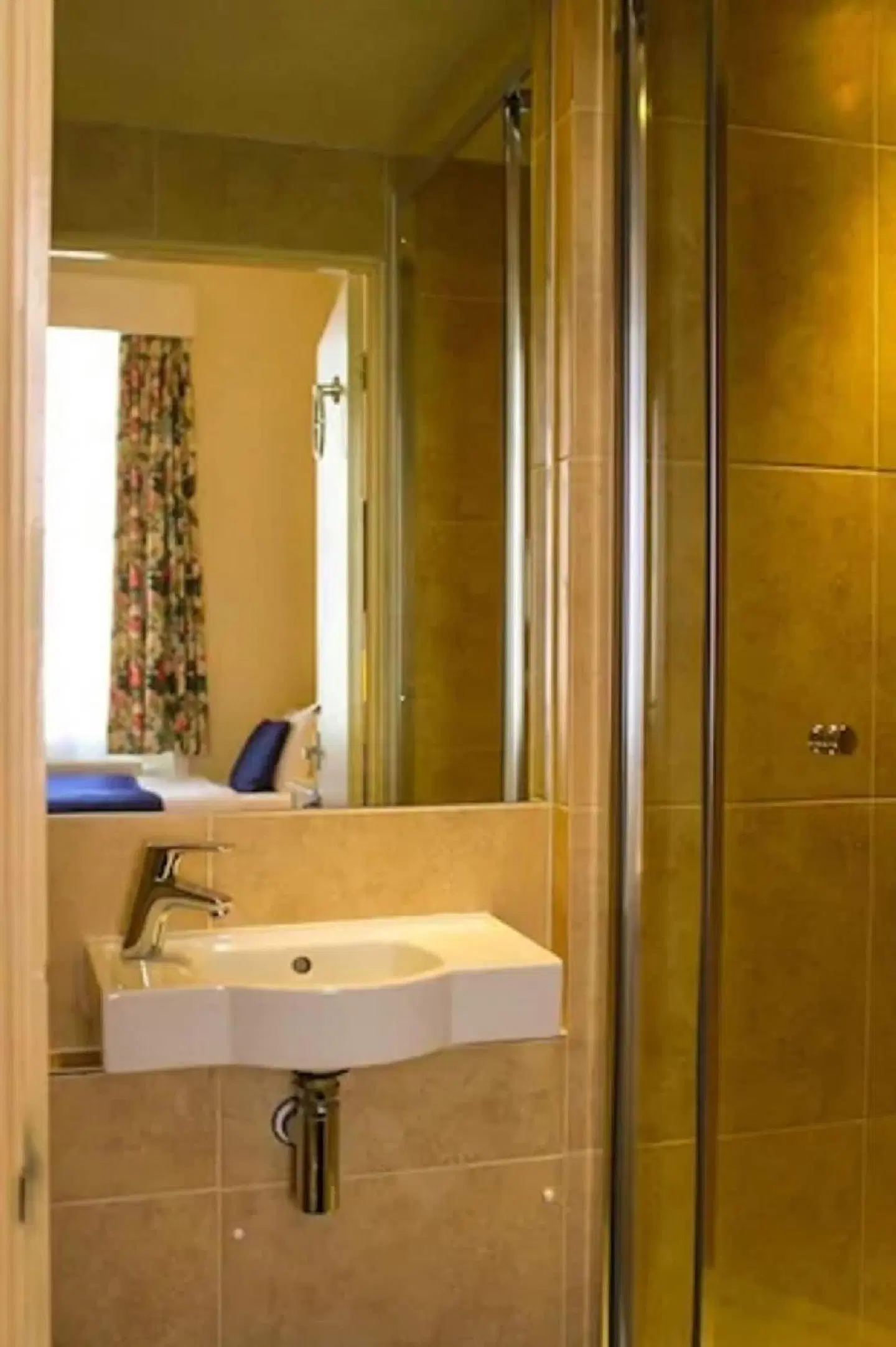 Blades - B&B Badezimmer