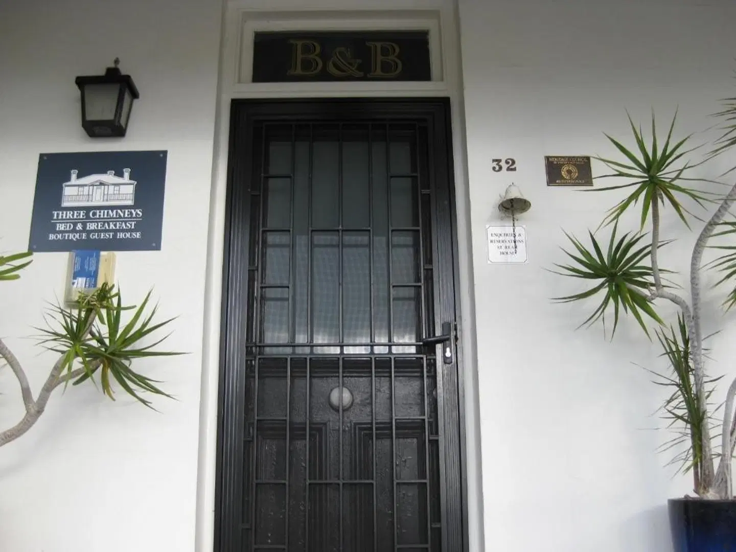 Three Chimneys Bed and Breakfast Boutique Guest House EXTERIOR