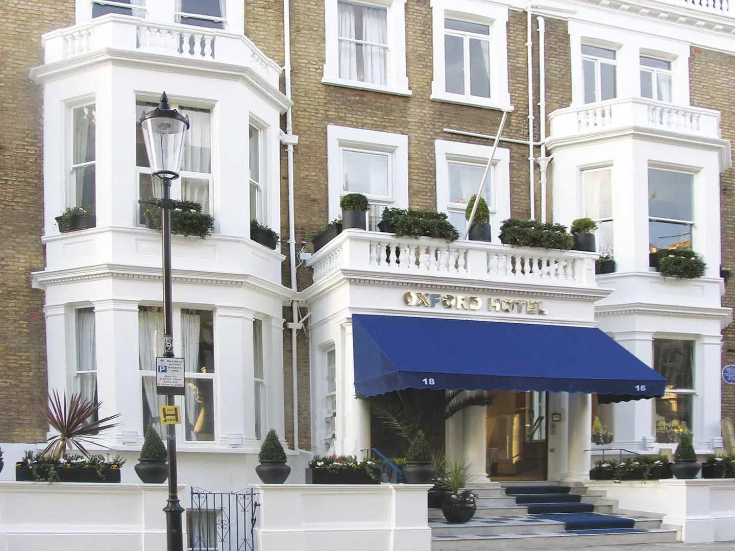 Oxford Hotel EXTERIOR