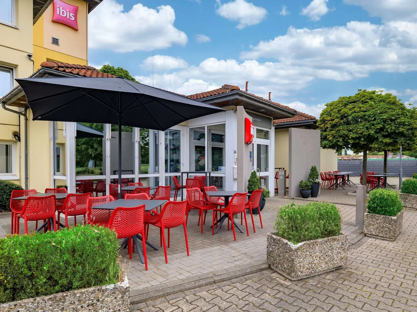 ibis Koeln Frechen Terrasse