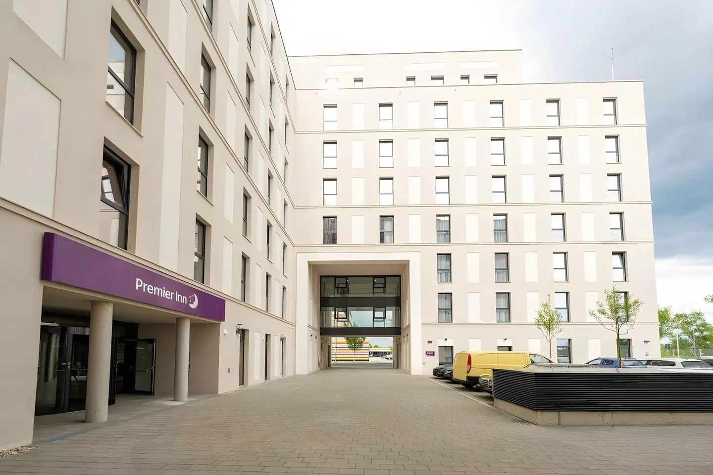 Premier Inn Premier Inn Berlin Airport EXTERIOR
