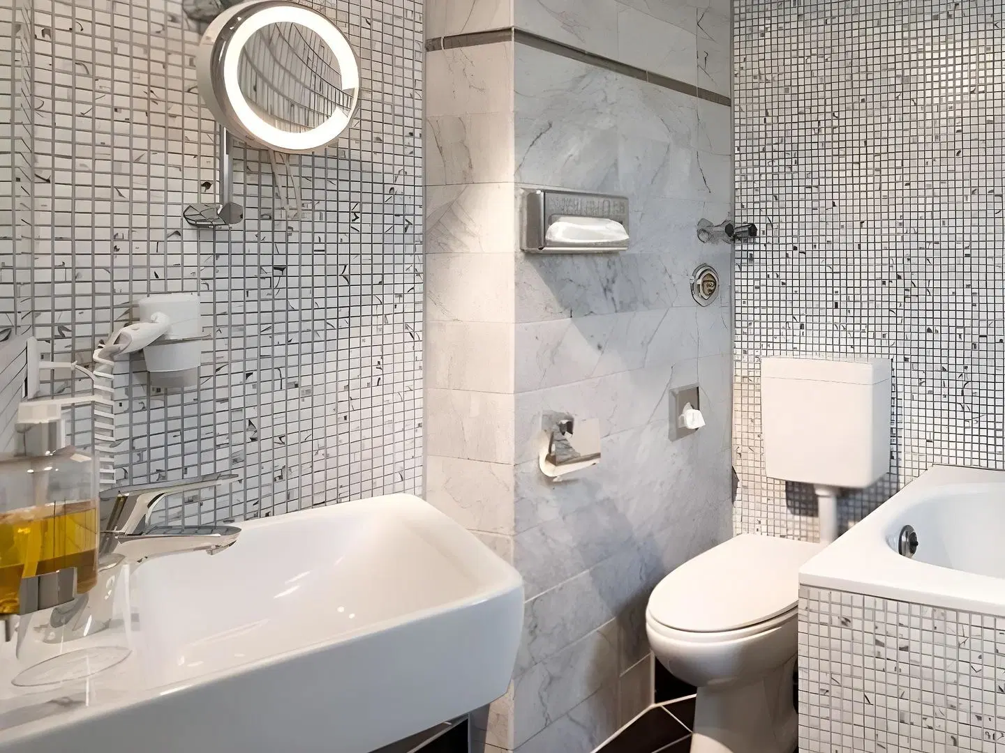 Alfa Hotel Badezimmer