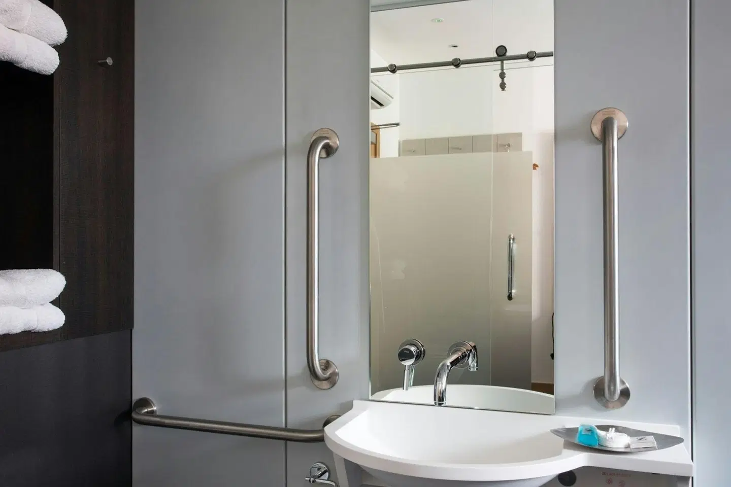 The Z Hotel Tottenham Court Road Badezimmer