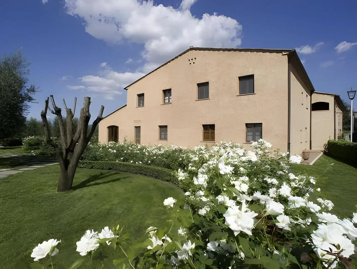 Sovana Hotel & Resort EXTERIOR