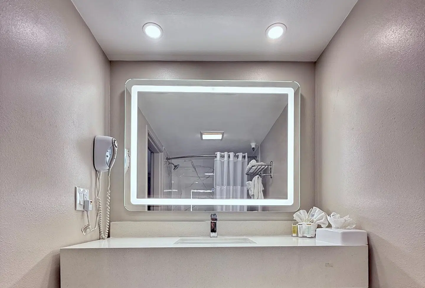 Days Inn by Wyndham Los Angeles LAX/Redondo & Manhattan Bch Badezimmer