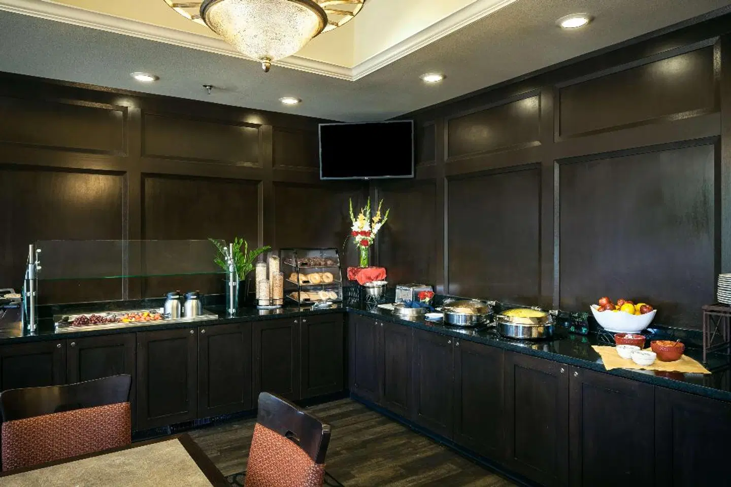 Plaza Inn & Suites at Ashland Creek LOUNGE_LOBBY