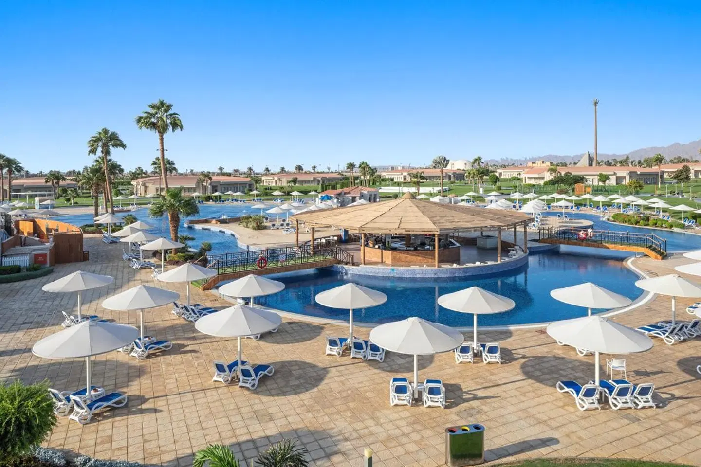 Pickalbatros Luxury Suites OUTDOOR_POOL