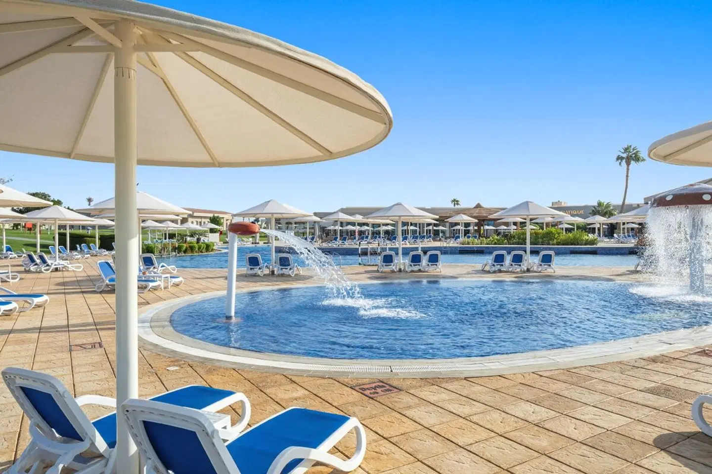 Pickalbatros Luxury Suites OUTDOOR_POOL