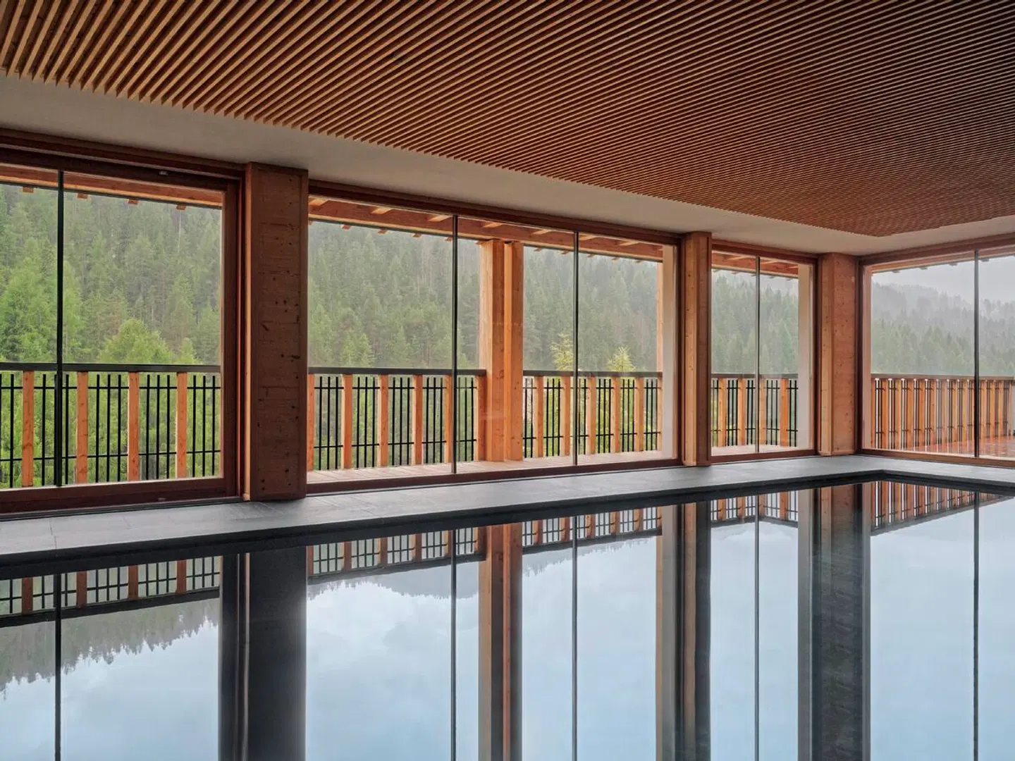Aman Rosa Alpina Hallenbad