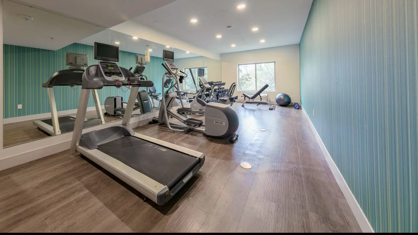 Holiday Inn Express & Suites Hood River by IHG SPORTS_AND_LEISURE