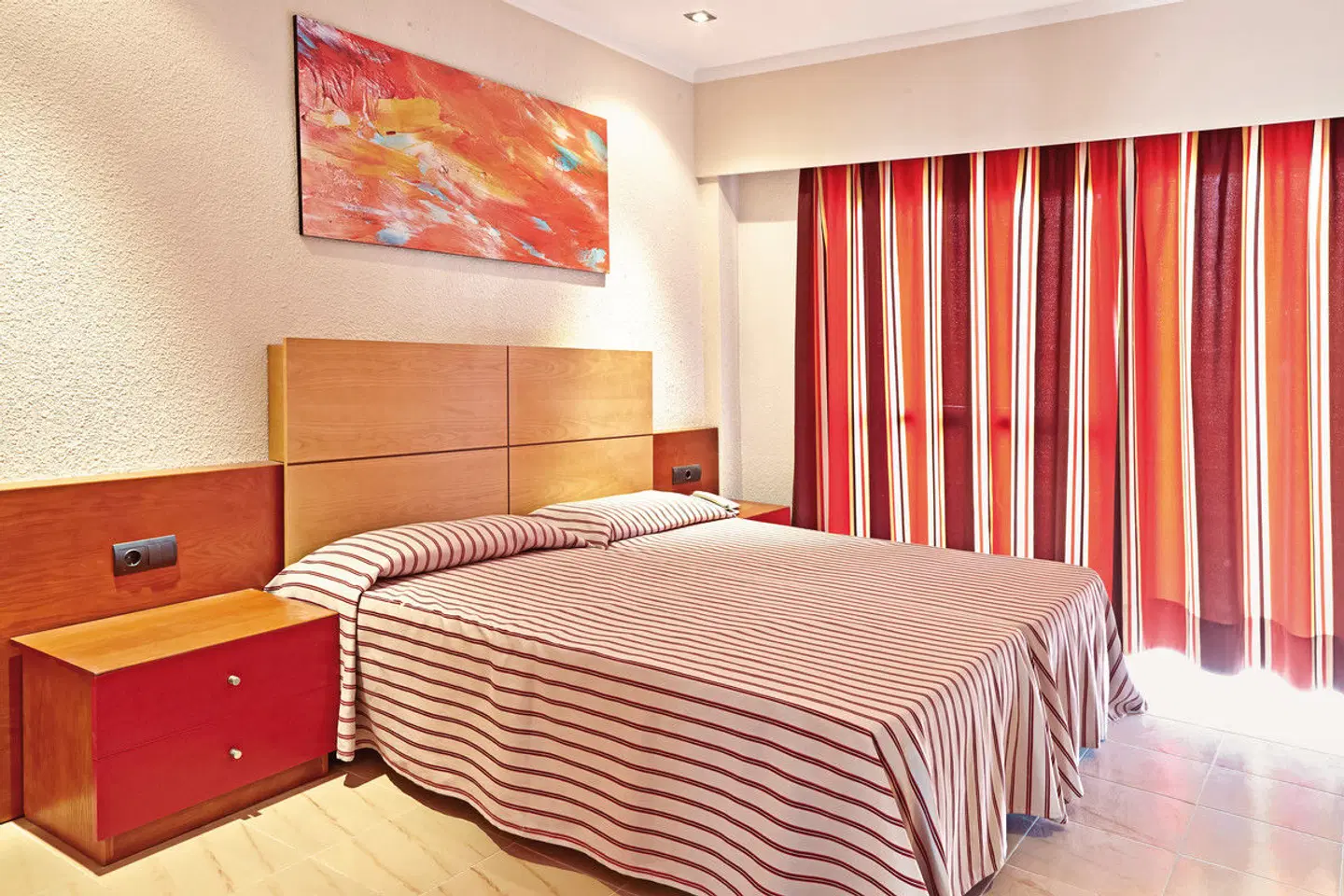 MLL Caribbean Bay ROOM_EXAMPLE