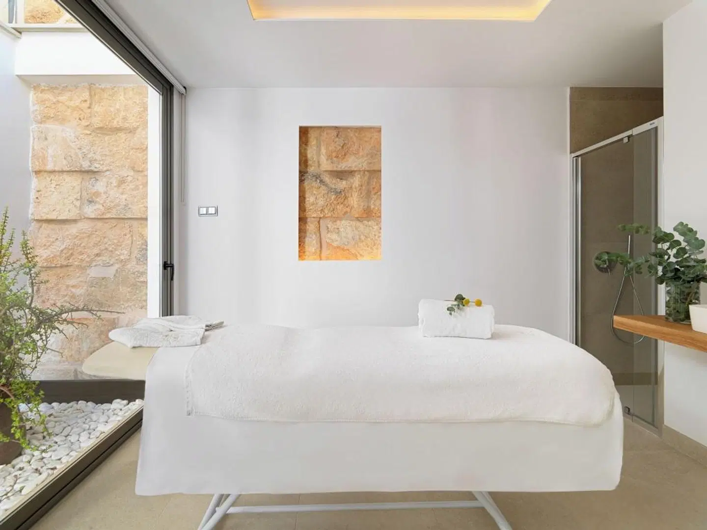 Saratoga ROOM_EXAMPLE