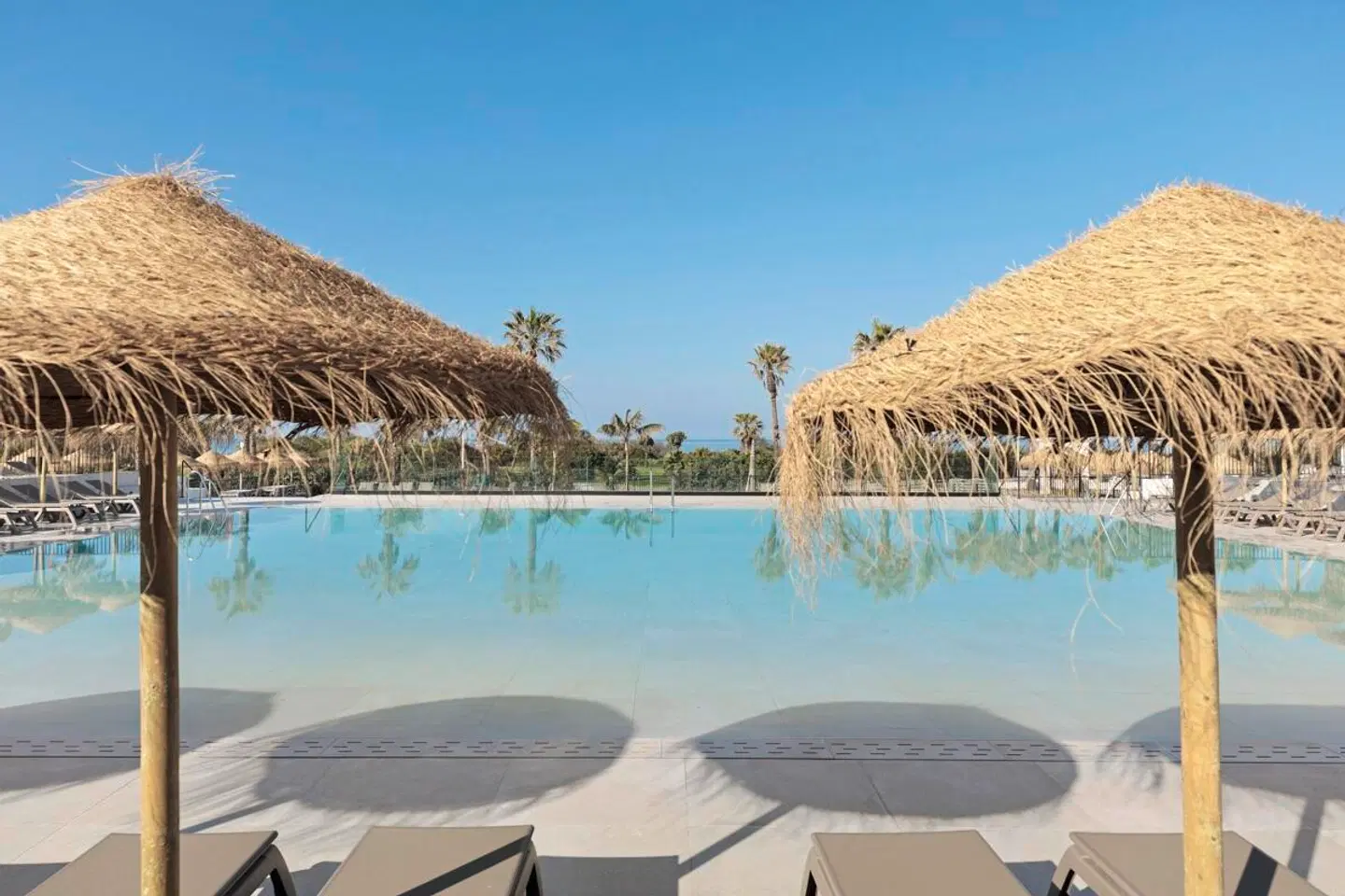 Best Village Chipiona OUTDOOR_POOL