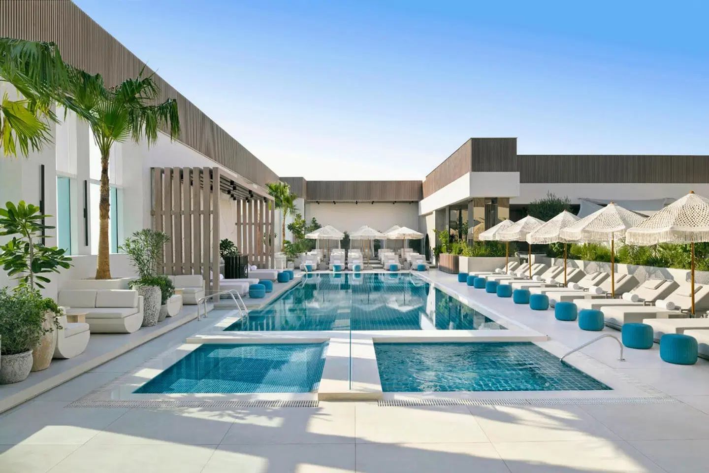 Sheraton Grand Hotel Dubai OUTDOOR_POOL