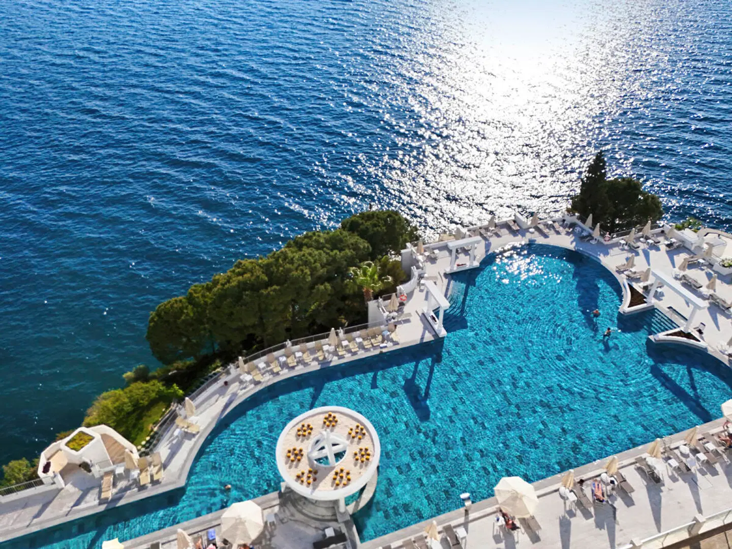 Korumar Deluxe Hotel OUTDOOR_POOL