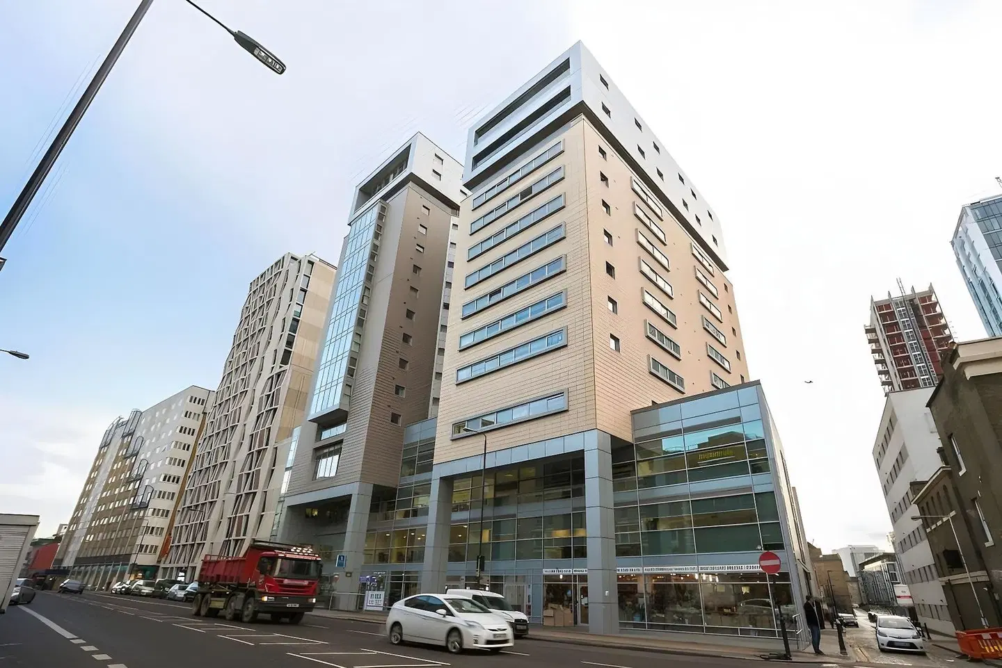 Marlin Aldgate City East EXTERIOR