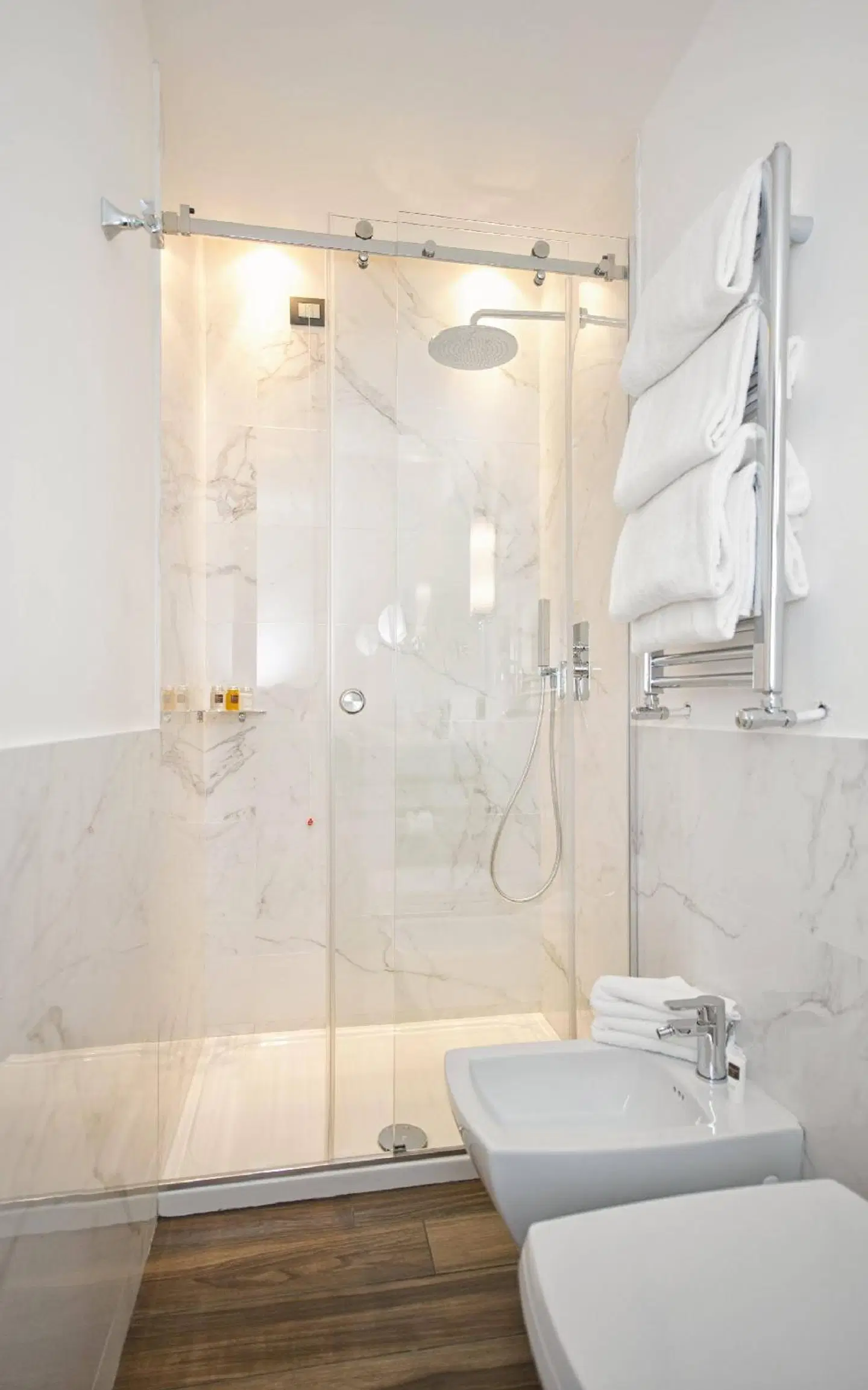 The Independent Suites Badezimmer