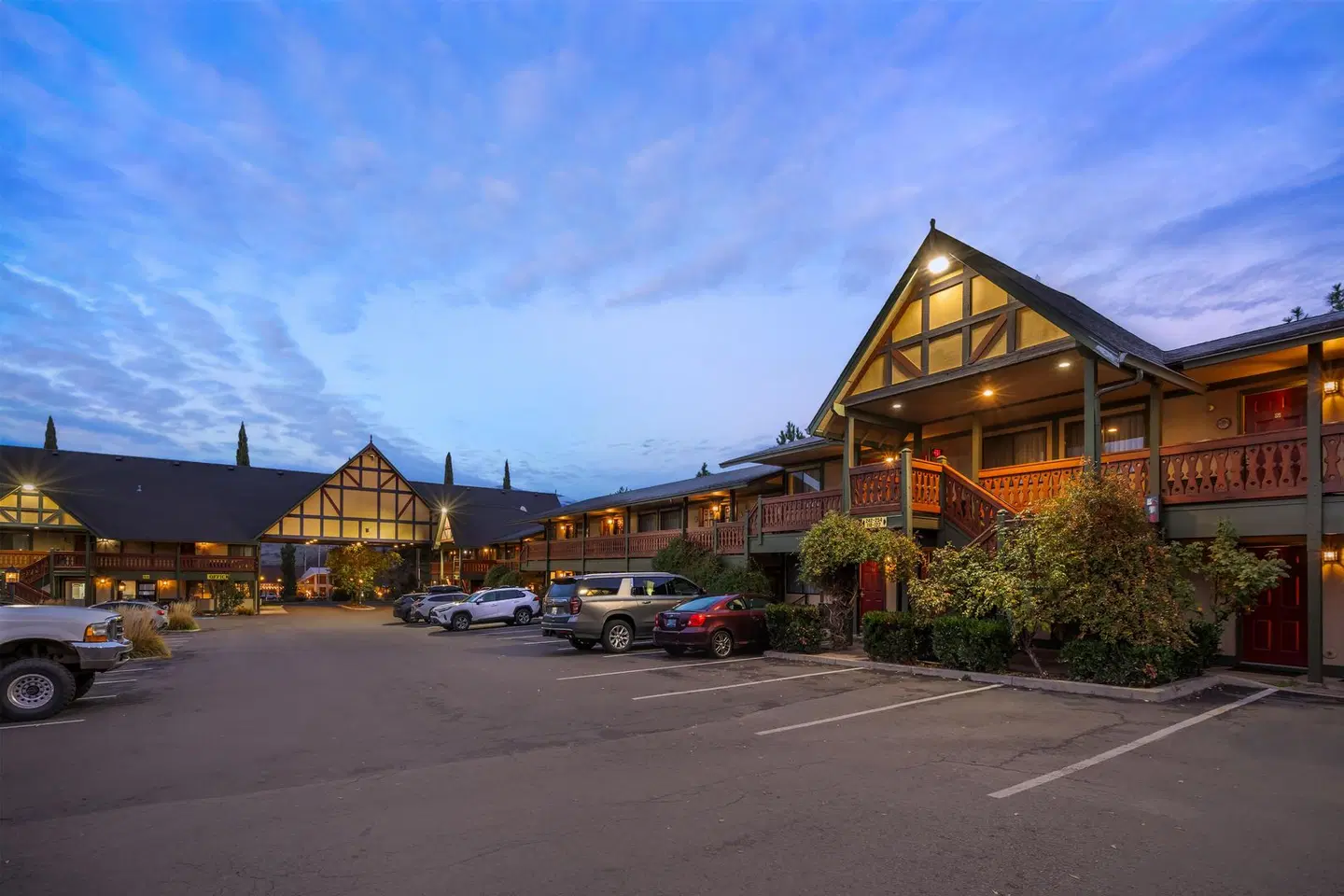 Best Western Windsor Inn EXTERIOR