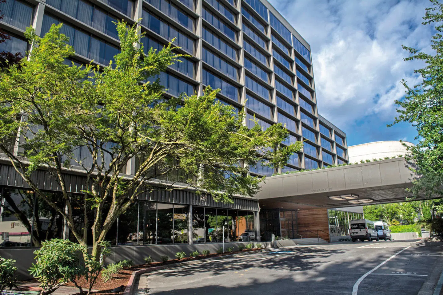 Graduate by Hilton Eugene EXTERIOR