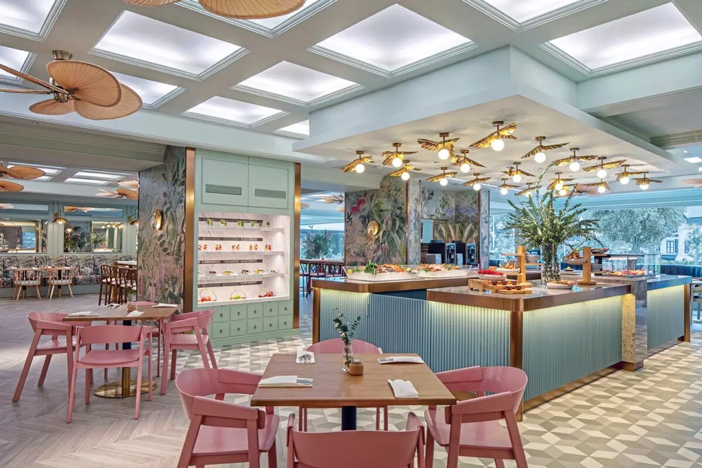 PARKROYAL on Beach Road Bar
