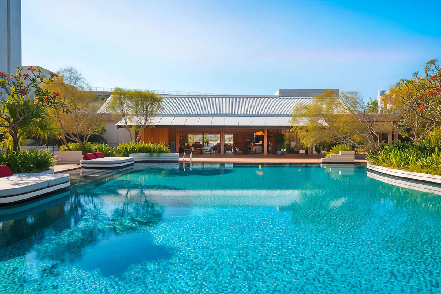 PARKROYAL on Beach Road OUTDOOR_POOL