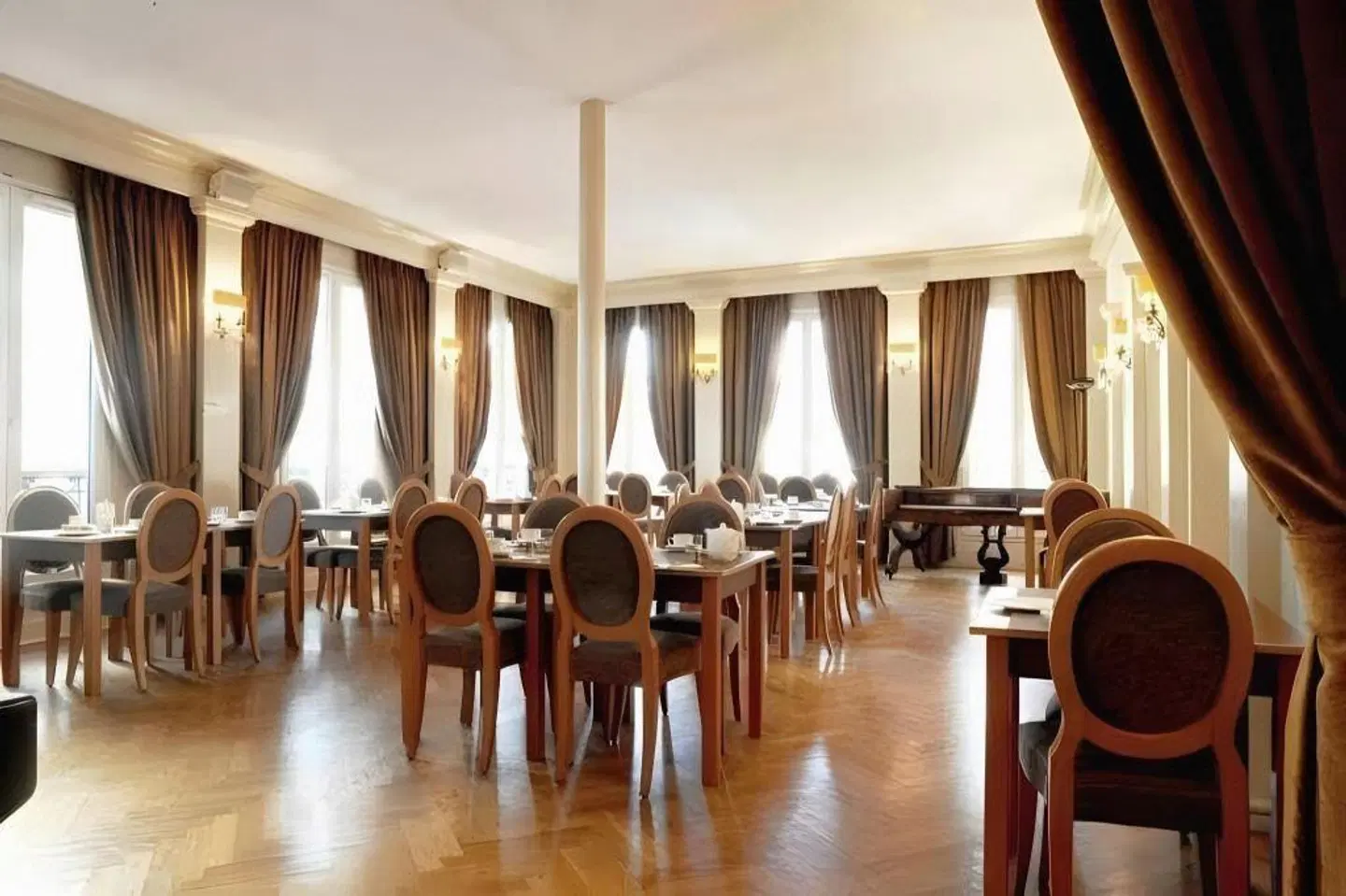 New Hotel Le Quai Restaurant