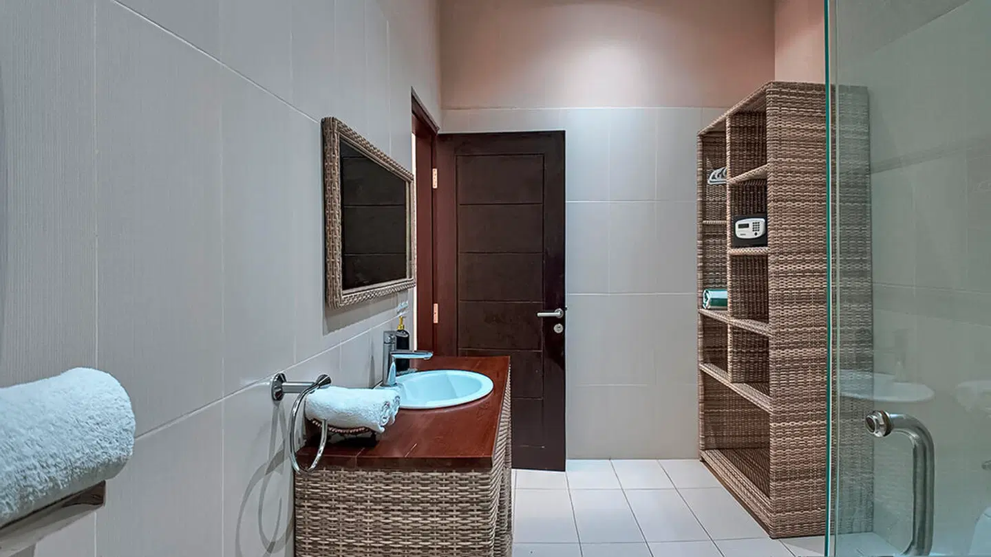 Kura Kura Beach Resort Badezimmer