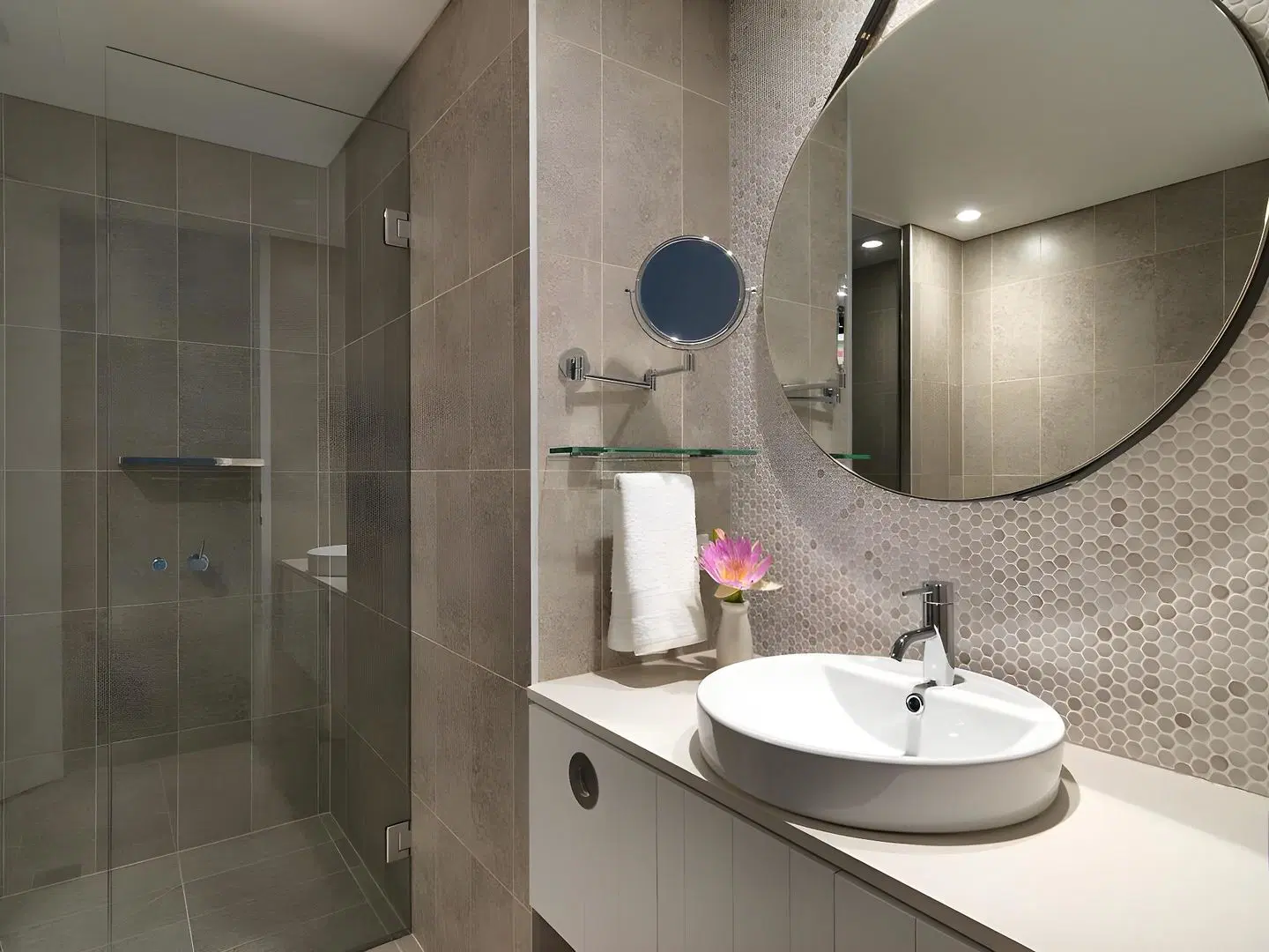 Adina Apartment Hotel Bondi Beach Badezimmer