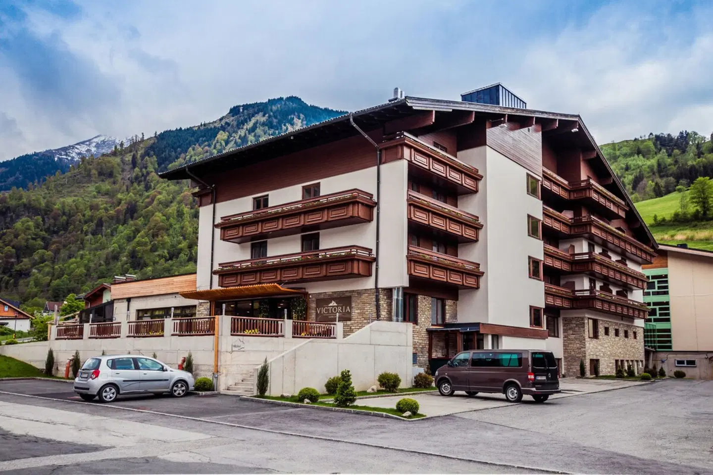 Hotel Victoriya Kaprun EXTERIOR